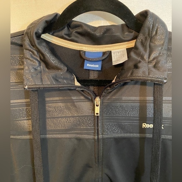 NWOT  Reebok Black Full Zip Jacket Shiny Woven Ladies Lg - Picture 3 of 13